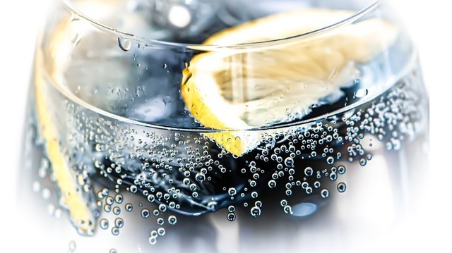 What makes soft drinks fizzy?