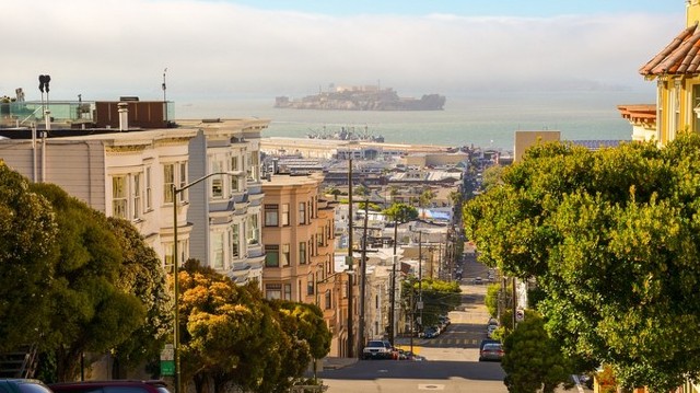 On which ocean is San Francisco located?