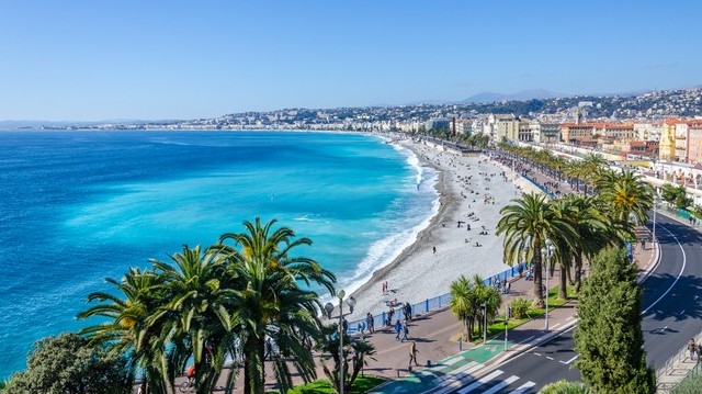 On which sea is the city of Nizza?