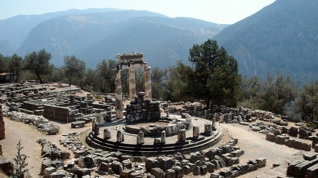 Where was the greatest temple and oracle of Apollo?