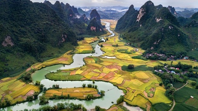 What is the longest river in Southeast Asia?