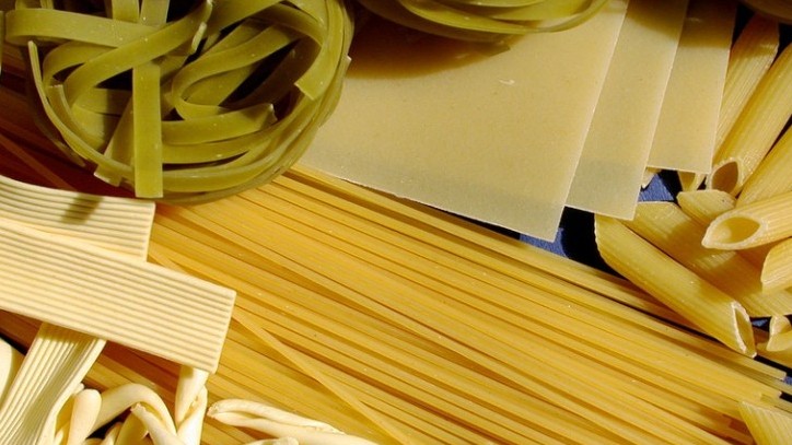 Which is an Italian pasta filled with cheese, vegetables or meat?