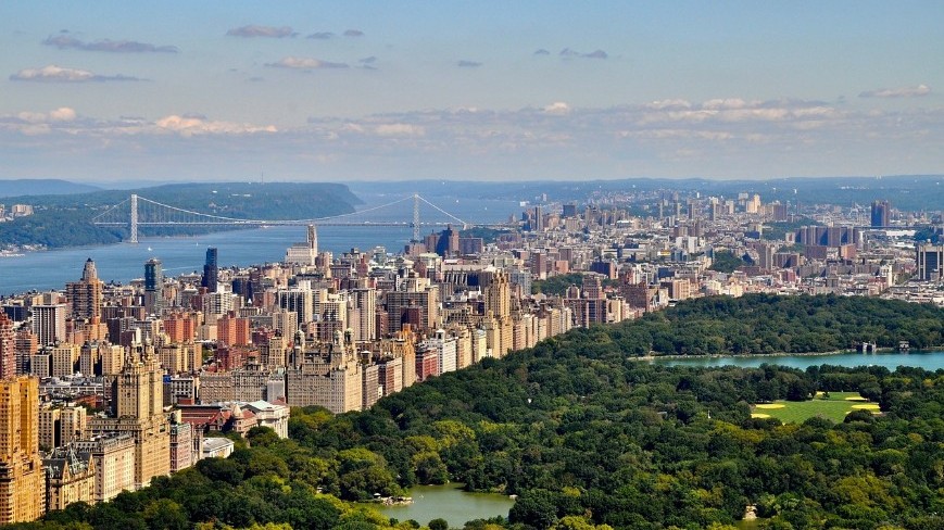 Staten Island, in New York, is at the mouth of which river?