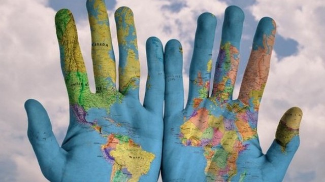 Which country is located on a peninsula?